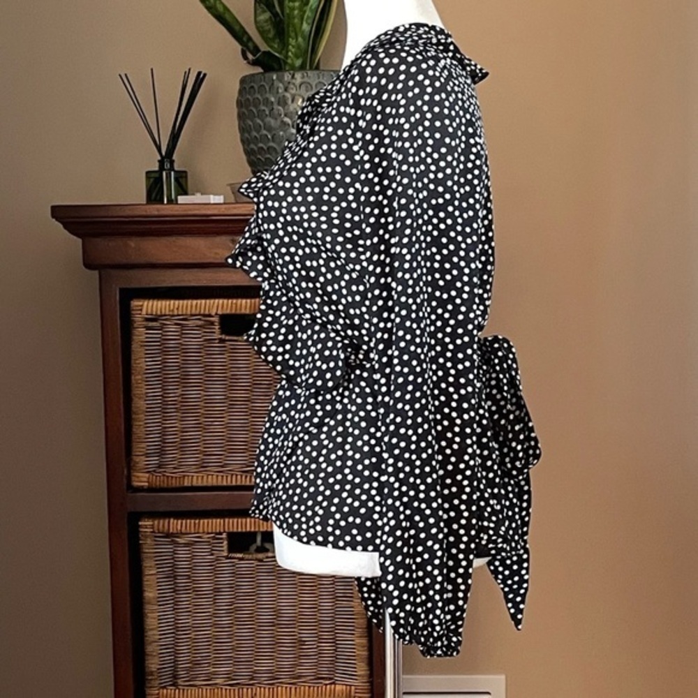 Max Studio Wrap Ruffle Front Top - Picture 4 of 8